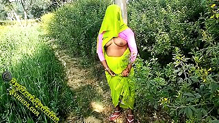 Indian Couple Injoy Outdoor Carnal knowledge In Village PORN IN HINDI
