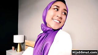Arab girl in hijab fucks without parents permission