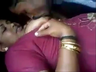 desi aunty boobs